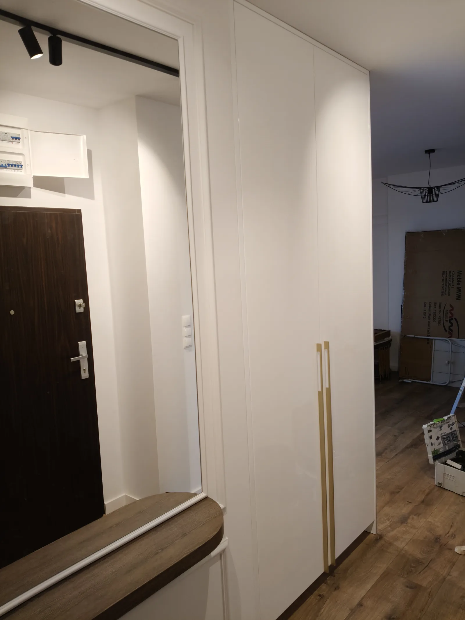 Konsola z ławką na wymiar, widok szerszy